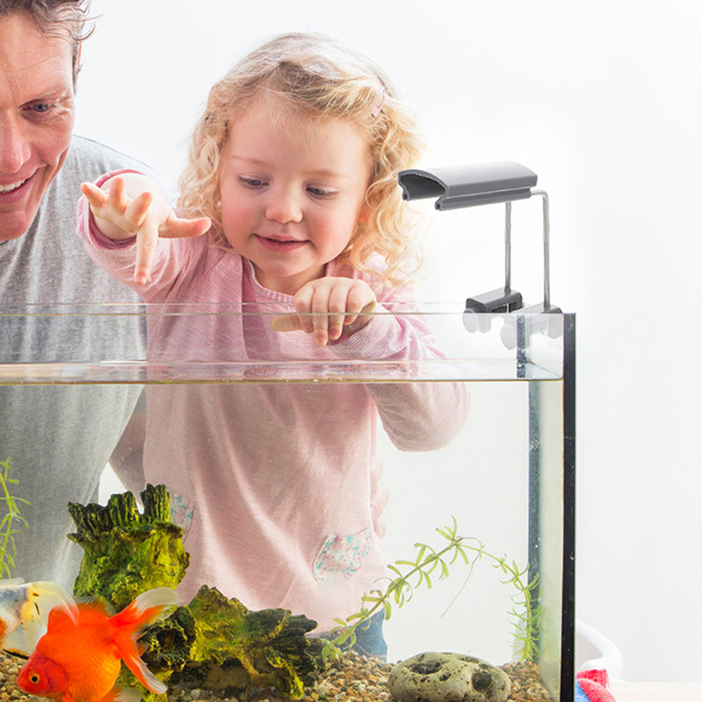 قطعتان من حامل إضاءة حوض السمك - مراجعة Aquarium Fish Land وسعره